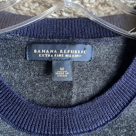 Banana Republic Extra Crew Neck Fine Marino Wool Pullover Sweater Size M - Picture 6 of 9